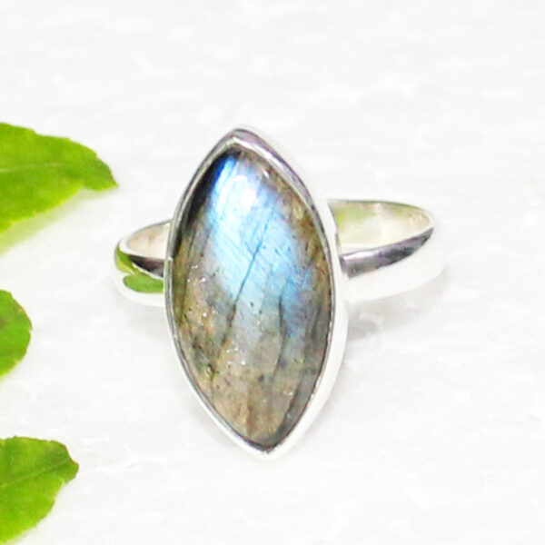 925 Sterling Silver Labradorite Ring Handmade Jewelry Gemstone Birthstone Ring front picture