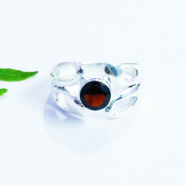 925 Sterling Silver Garnet Ring Handmade Jewelry Gemstone Birthstone Ring front picture