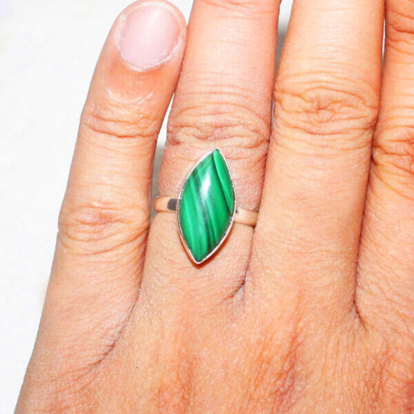 925 Sterling Silver Malachite Ring Handmade Jewelry Gemstone Birthstone Ring hand picture