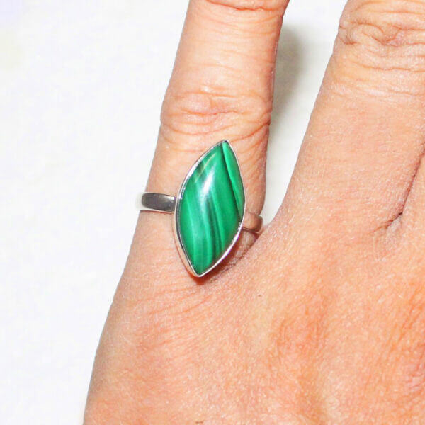 925 Sterling Silver Malachite Ring Handmade Jewelry Gemstone Birthstone Ring hand picture