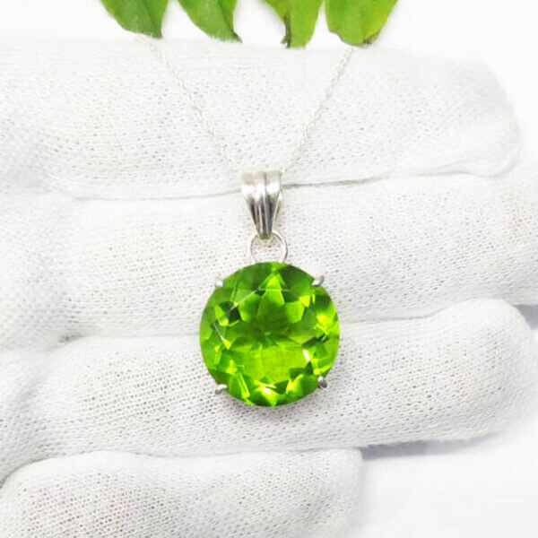 925 Sterling Silver Peridot Necklace Handmade Jewelry Gemstone Birthstone Pendant hand picture