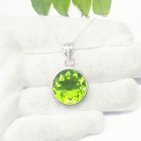 925 Sterling Silver Peridot Necklace Handmade Jewelry Gemstone Birthstone Pendant hand picture