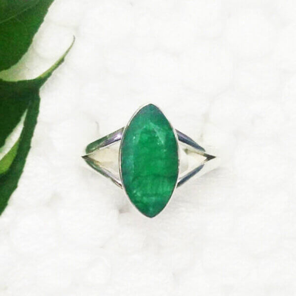 925 Sterling Silver Emerald Ring Handmade Jewelry Gemstone Birthstone Ring front picture