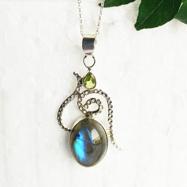 925 Sterling Silver Labradorite Necklace Handmade Jewelry Gemstone Birthstone Ring front picture