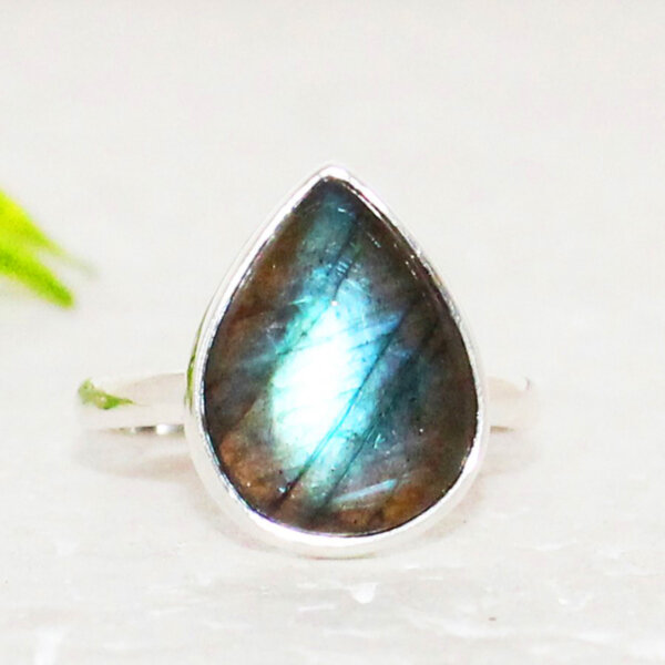 925 Sterling Silver Labradorite Ring Handmade Jewelry Gemstone Birthstone Ring front picture