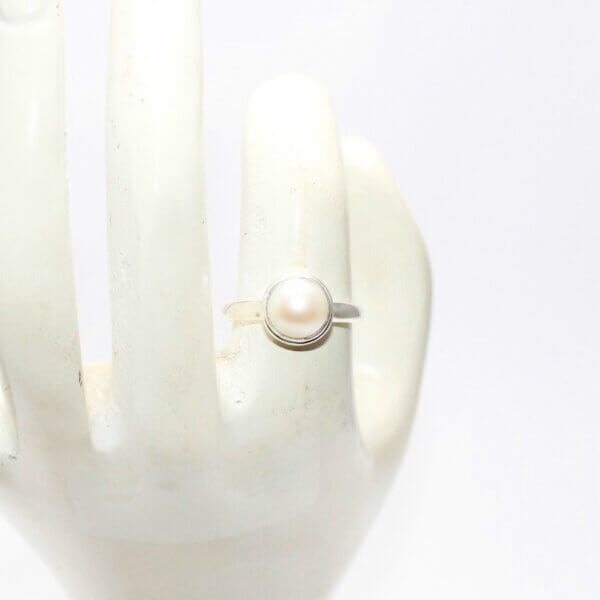 925 Sterling Silver Pearl Ring Handmade Jewelry Gemstone Birthstone Ring hand picture