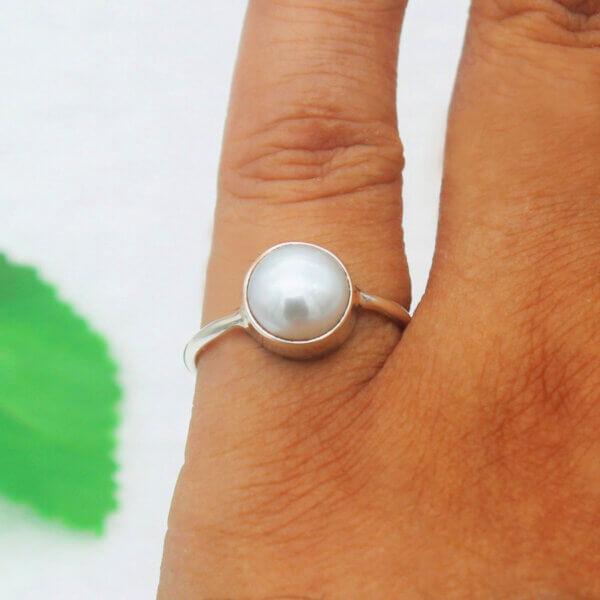 925 Sterling Silver Pearl Ring Handmade Jewelry Gemstone Birthstone Ring hand picture