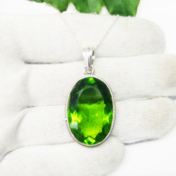 925 Sterling Silver Peridot Necklace Handmade Jewelry Gemstone Birthstone Pendant hand picture