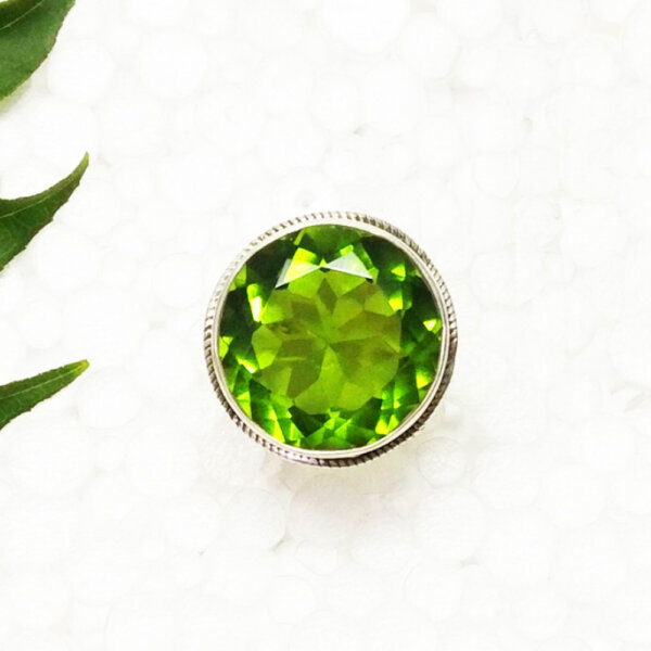 925 Sterling Silver Peridot Ring Handmade Jewelry Gemstone Birthstone Ring front picture