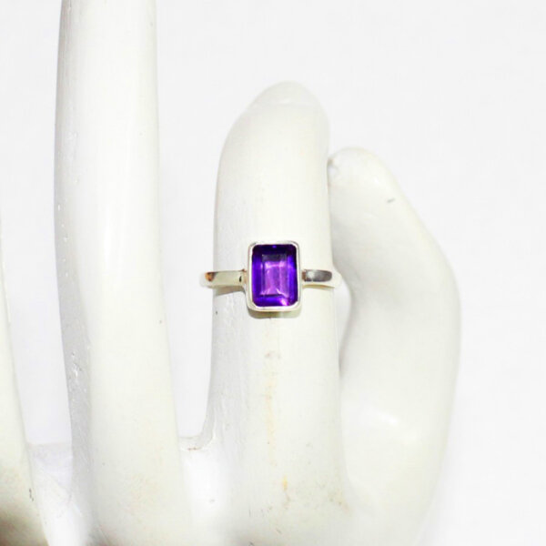 925 Sterling Silver Amethyst Ring Handmade Jewelry Gemstone Birthstone Ring hand picture