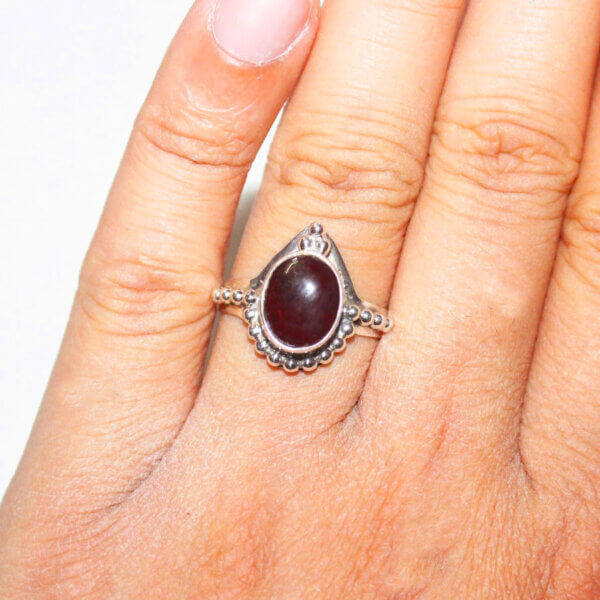 925 Sterling Silver Garnet Ring Handmade Jewelry Gemstone Birthstone Ring hand picture