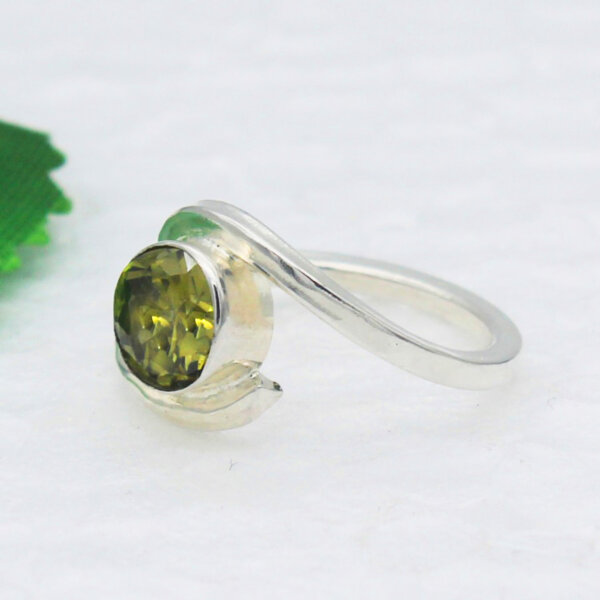 925 Sterling Silver Peridot Ring Handmade Jewelry Gemstone Birthstone Ring side picture