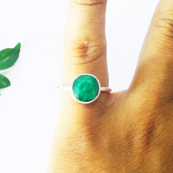 925 Sterling Silver Emerald Ring Handmade Jewelry Gemstone Birthstone Ring hand picture