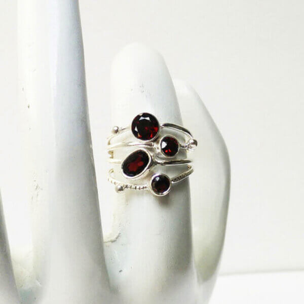 925 Sterling Silver Garnet Ring Handmade Jewelry Gemstone Birthstone Ring hand picture