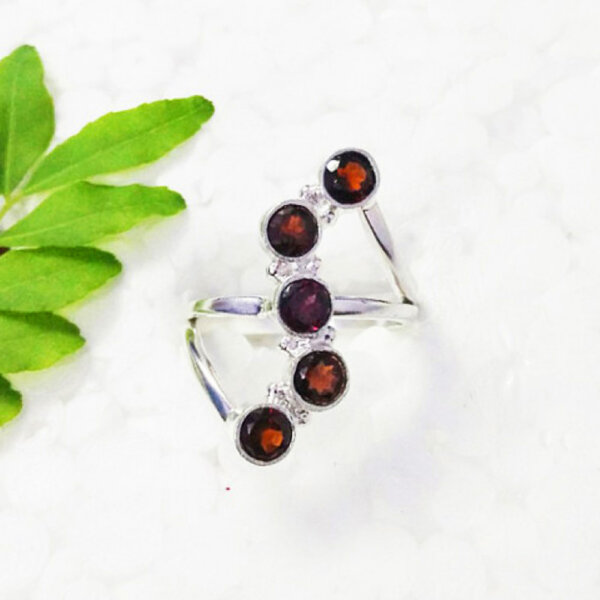 925 Sterling Silver Garnet Ring Handmade Jewelry Gemstone Birthstone Ring front picture