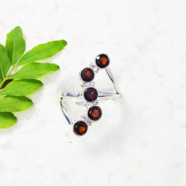 925 Sterling Silver Garnet Ring Handmade Jewelry Gemstone Birthstone Ring front picture